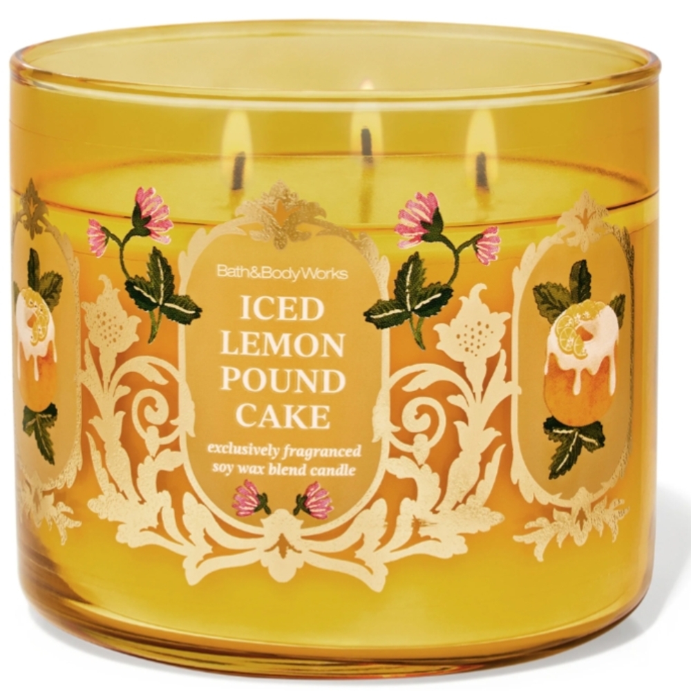 BRAND NEW *Bath & Body Works Iced Lemon Pound Cake Candle - Yellow